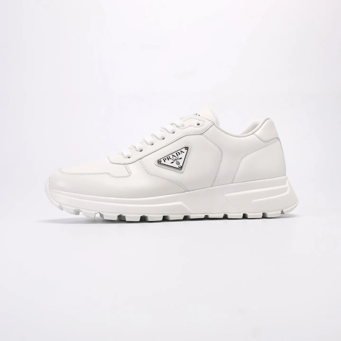 Batch 580 [PRADA] Men's shoes are popular in the counter, official website synchronization, high-quality shipments. Fabric: original cowhide with snakeskin. Lining: cowhide feet + cowhide lining. Outsole: original TPU + foam. Size: 38-46